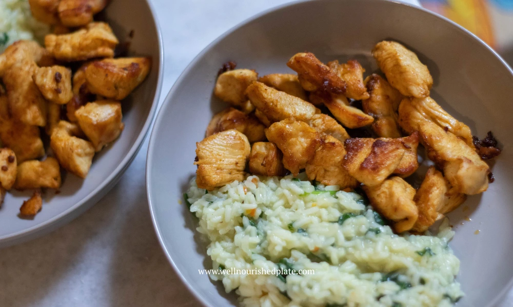 Creamy rice served with chicken